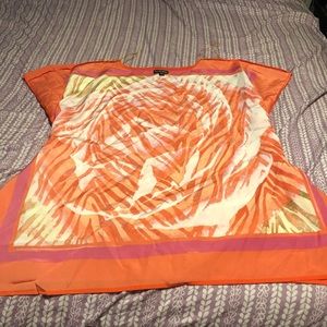 Light weight floral casual top